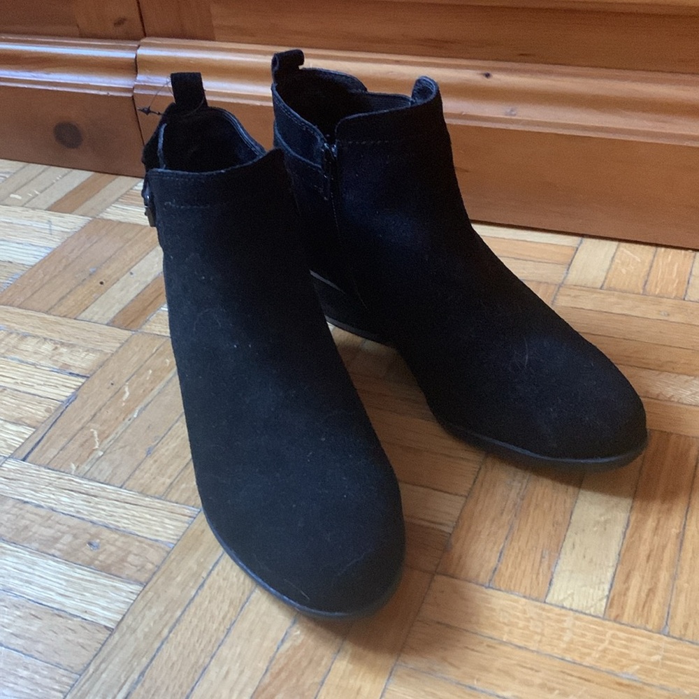 Brand New Crown Vintage bootie women’s black suede leather ankle boots 7.5